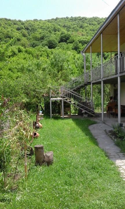 Marine'S Guest House Ananuri Exterior photo